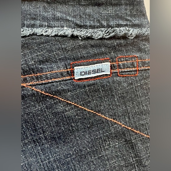 DIESEL Dark Wash Cropped Jeans With Denim Fringe Accents. Women’s Size 26 EUC - Picture 5 of 8